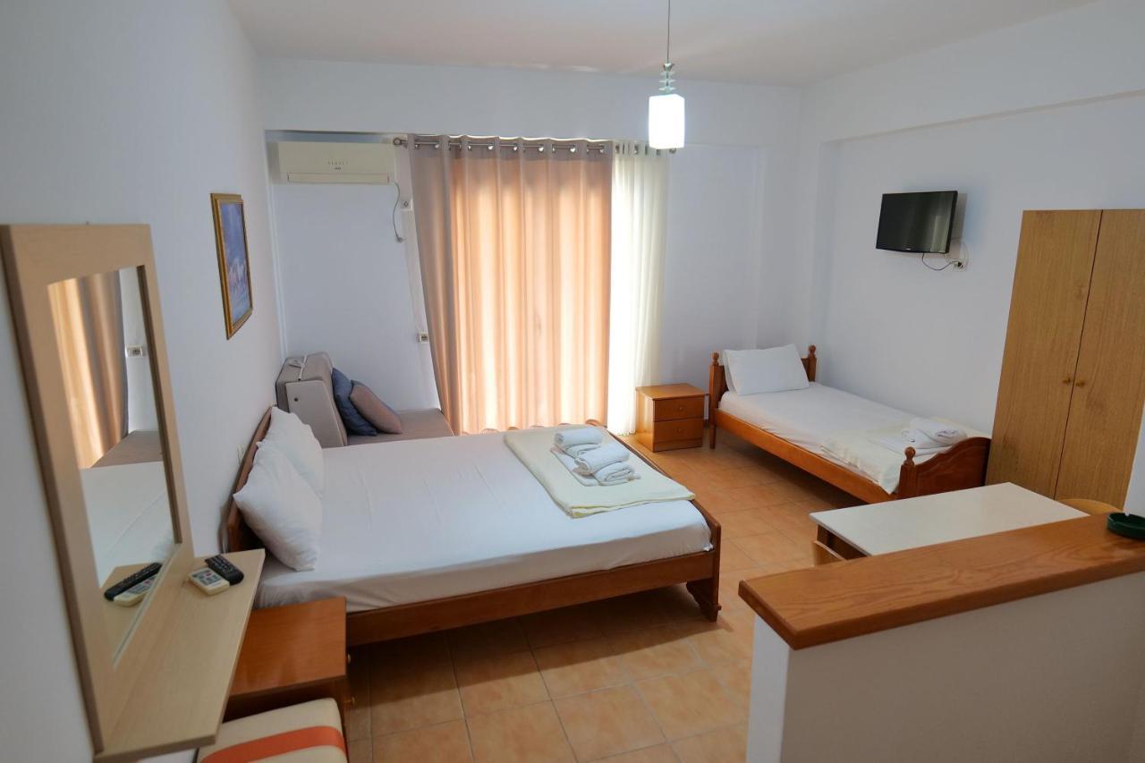 Alex & Sofi Hotel Химара Экстерьер фото