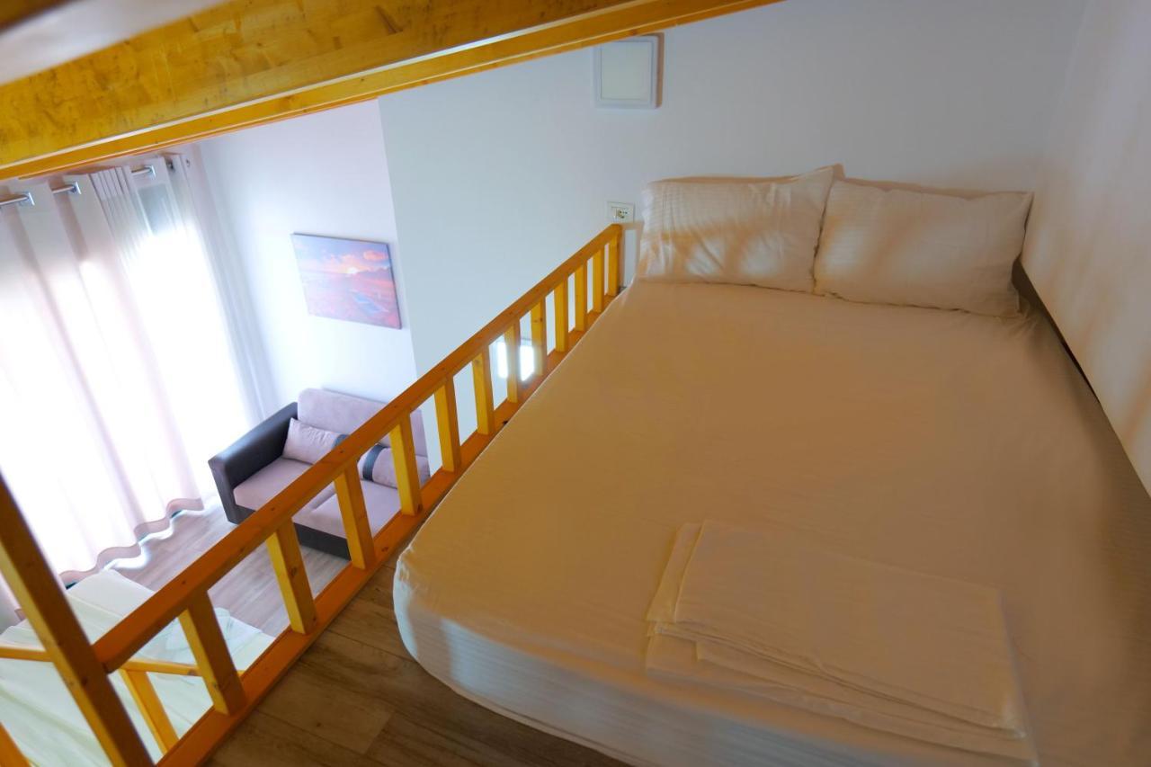 Alex & Sofi Hotel Химара Экстерьер фото