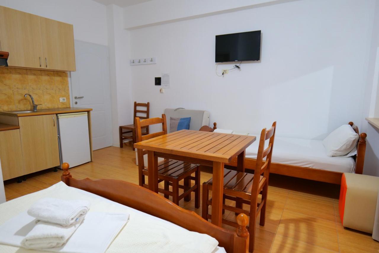 Alex & Sofi Hotel Химара Экстерьер фото