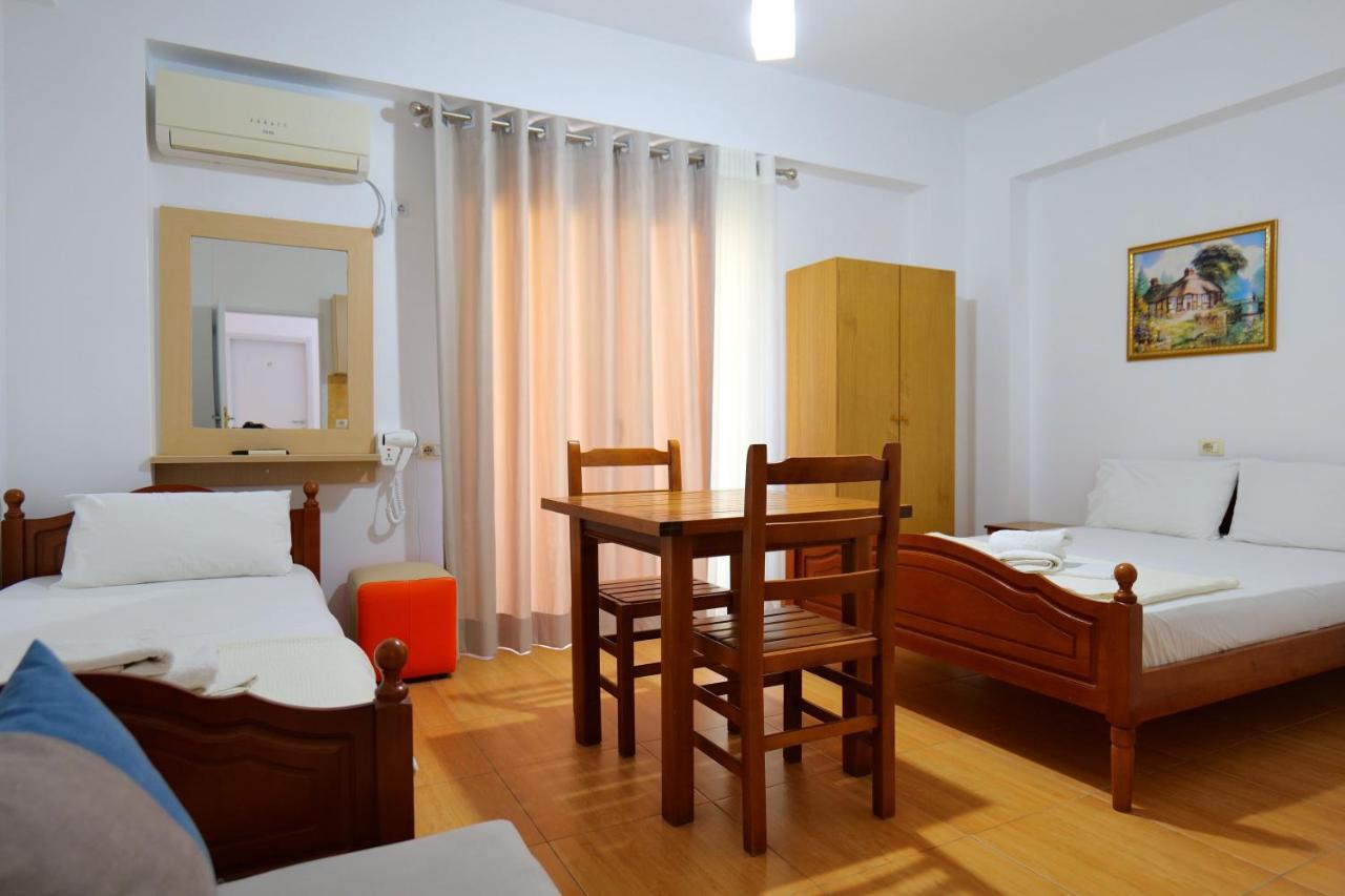 Alex & Sofi Hotel Химара Экстерьер фото
