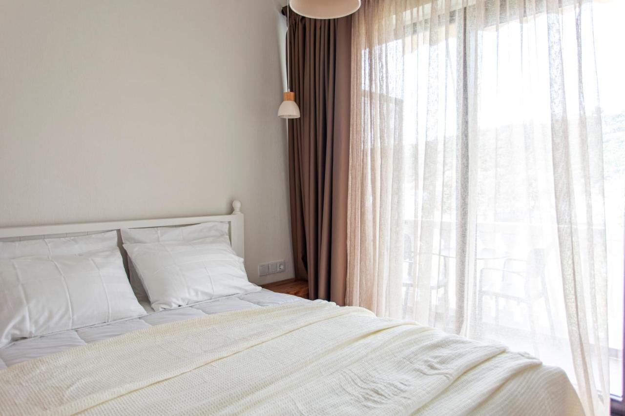 Alex & Sofi Hotel Химара Экстерьер фото