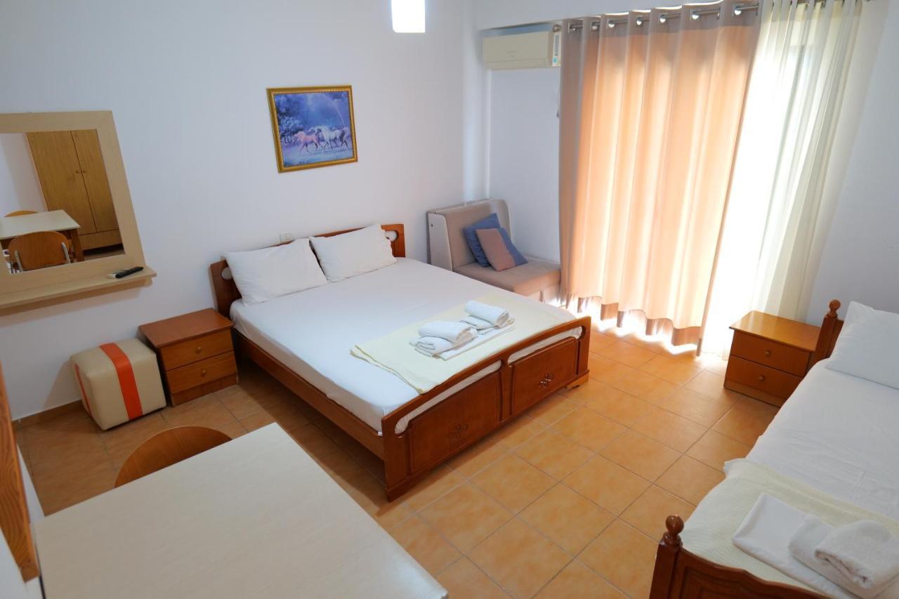 Alex & Sofi Hotel Химара Экстерьер фото