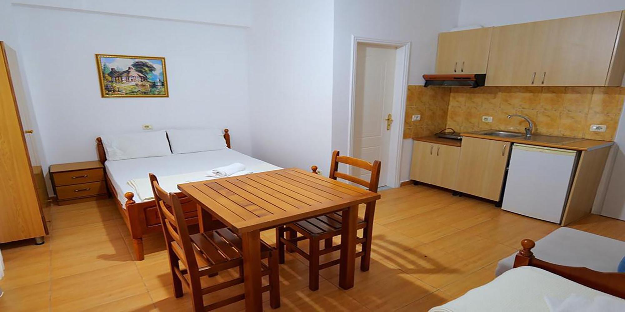 Alex & Sofi Hotel Химара Экстерьер фото